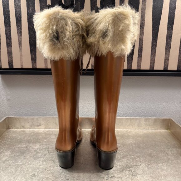 Marc Jacobs | Knee-High Rubber Boot w/ Fur Trim and Laces | Size 7/7.5 - Picture 5 of 16